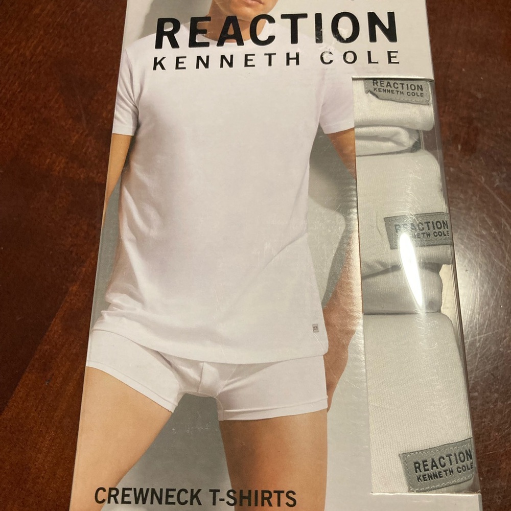 Kenneth Cole Reaction White Crewneck T-Shirts Set